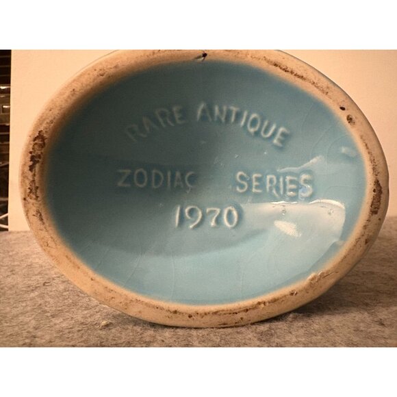 Vintage 1970 Rare Antique Zodiac Gemini/Sagittarius Collectable Whiskey bottle - Picture 6 of 12